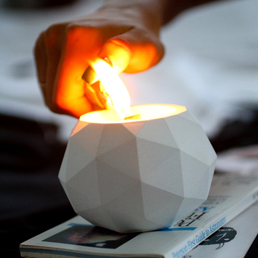 WHITE BAMBOO GEODESIC CEMENT CANDLE- new